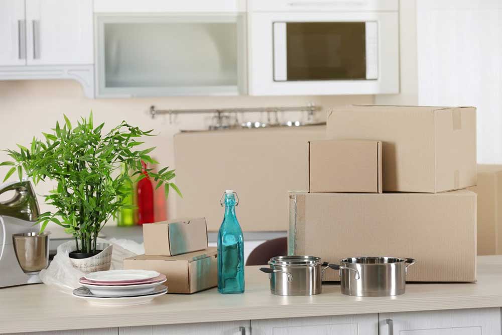 Moving Tips: How To Pack Your Kitchen Items Properly